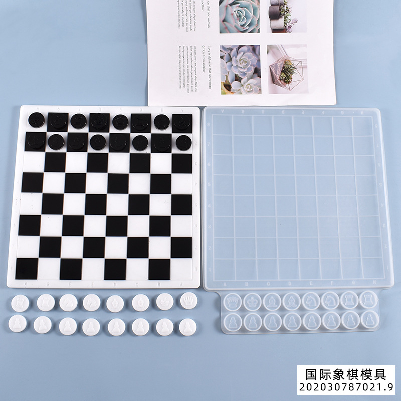 DIY Crystal Gutta Percha Mold Fun to Play Chess and Card Games, Chess Silicone Mold Spot Wholesale